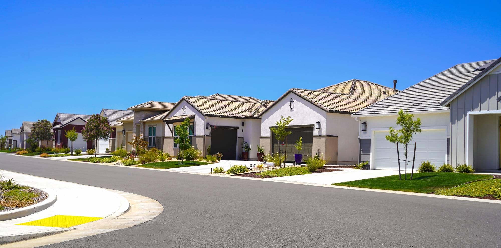 We Buy Houses Florida Cash team discussing home sale options with clients